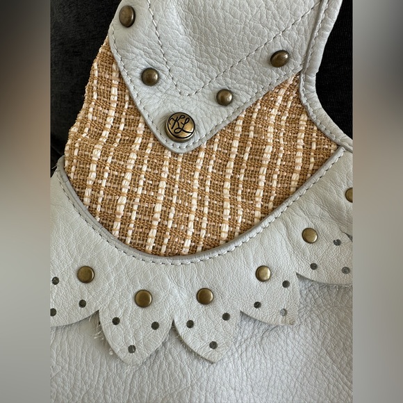Kate Landry White Shoulder Pocket Book with beige wicker- 8 Pockets! - Picture 3 of 13